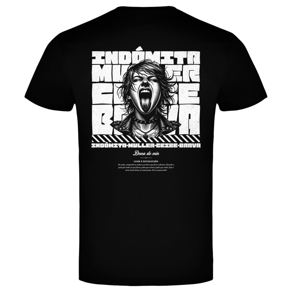 Camiseta negra con diseño gráfico estilo punk, ilustración de mujer gritando y texto Indómita Muller Ceibe Brava en blanco.